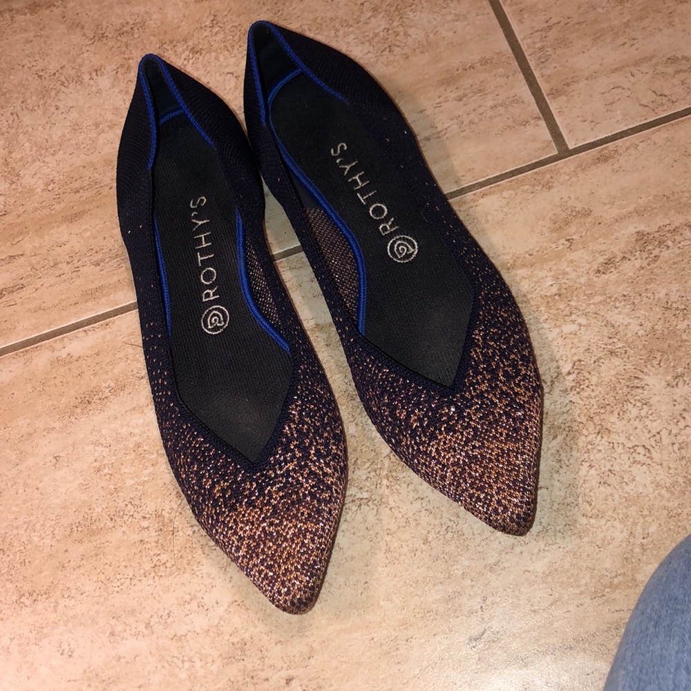 Rothys points - Navy and rose gold
